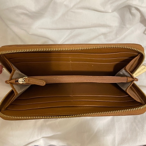 Michael Kors Wallet - Picture 2 of 3